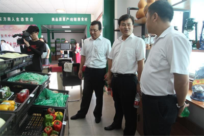 攜手共謀綠色未來(lái) 湖南瀘溪縣政府考察團(tuán)深入刁鎮(zhèn)調(diào)研石墨烯地暖研發(fā)新進(jìn)展